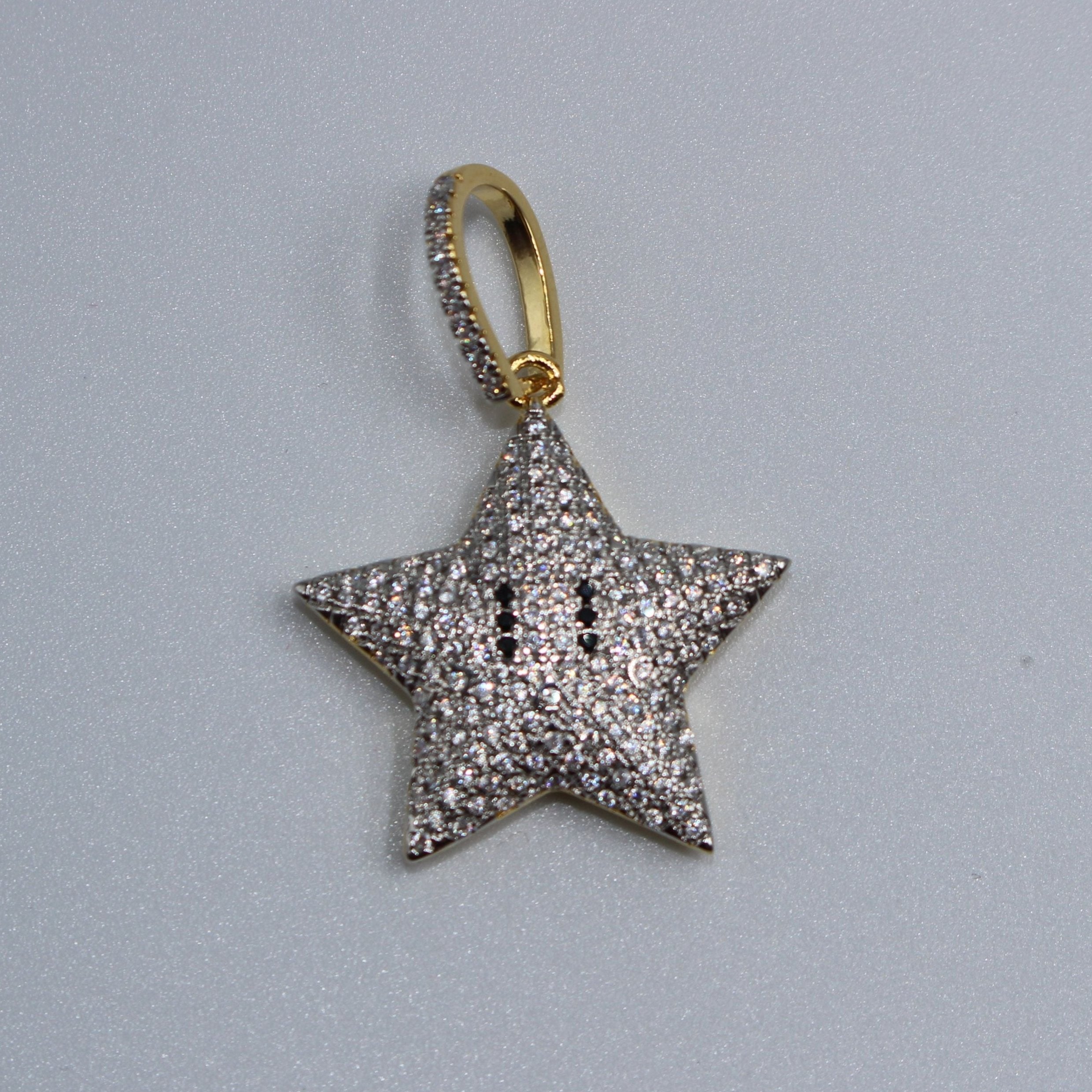 Iced Star Pendant 18k Gold